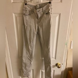 Stretchy Old Navy Rockstar Skinny Jeans in Light Grey Wash